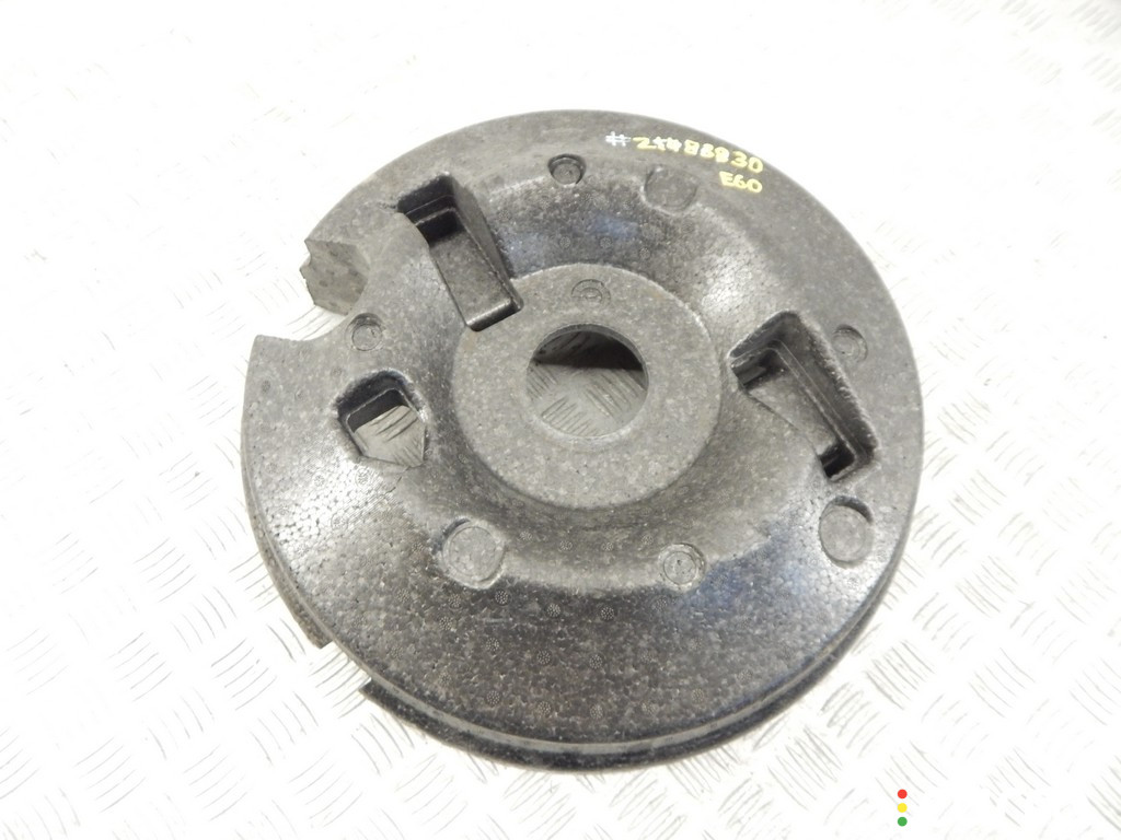 71116758781, 6758781, 71117158948, 7158948 Ниша запасного колеса BMW 5-series (E60/61) 2003г. - фото №1