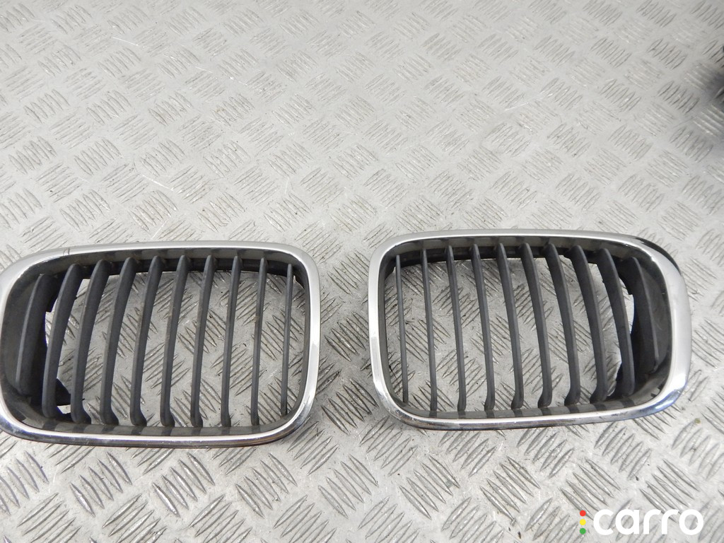 Решетка радиатора BMW 3-series (E46) 1999г. - фото №1