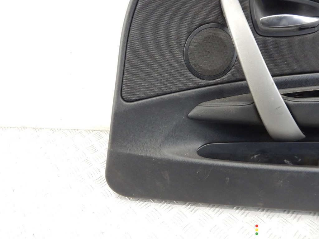 Обшивка двери передней правой (дверная карта) BMW 1-series (E87) 2009г. - фото №7