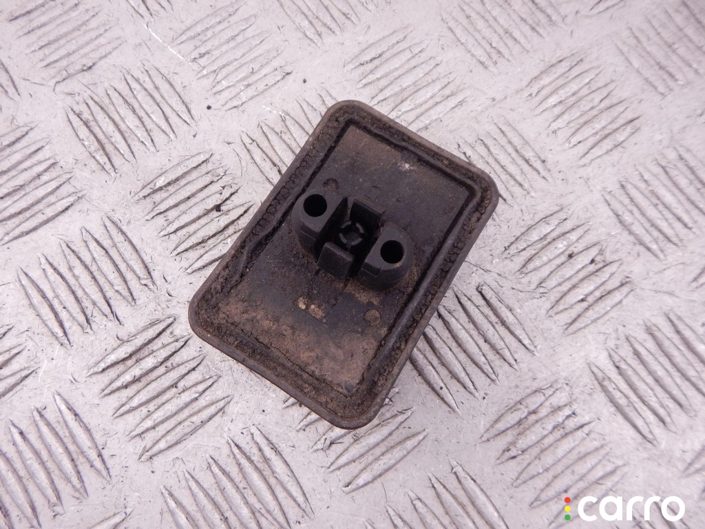 51718204244, 8204244, 51717001650, 7001650 Опора под домкрат (поддомкратная подушка) BMW 5-series (E39) 2003г. - фото №2