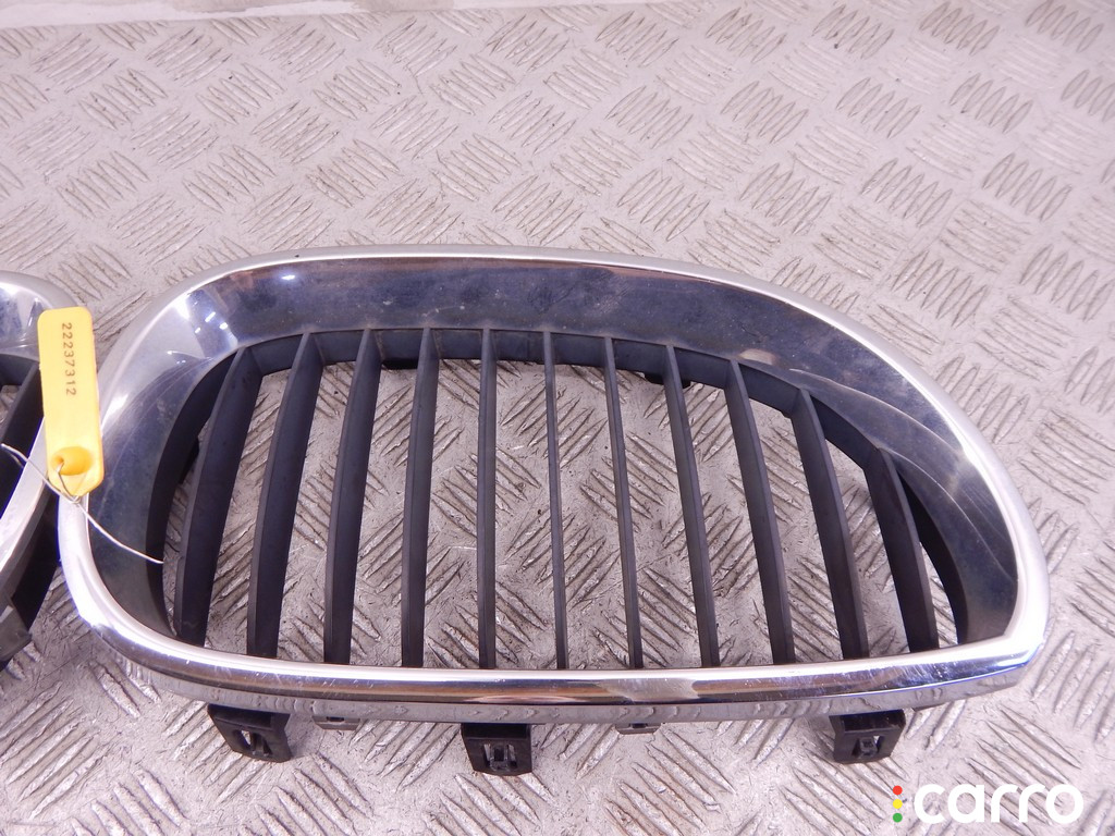 7027061, 51137027061 Решетка радиатора BMW 5-series (E60/61) 2009г. - фото №2