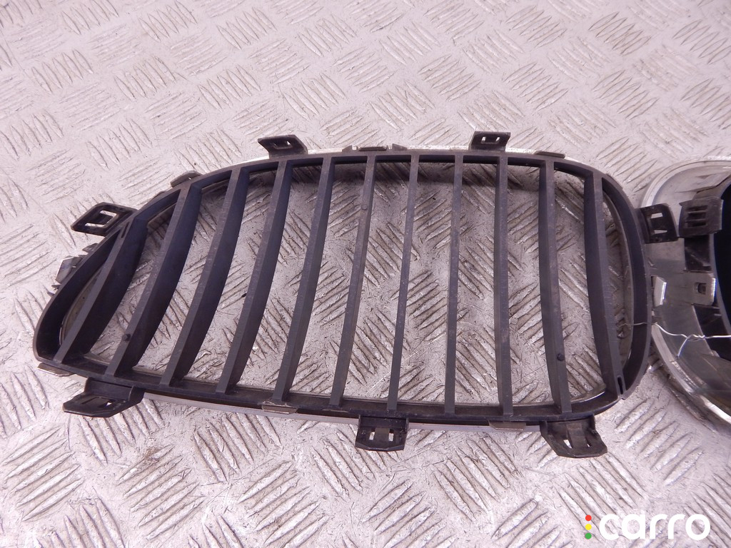 7027061, 51137027061 Решетка радиатора BMW 5-series (E60/61) 2009г. - фото №5