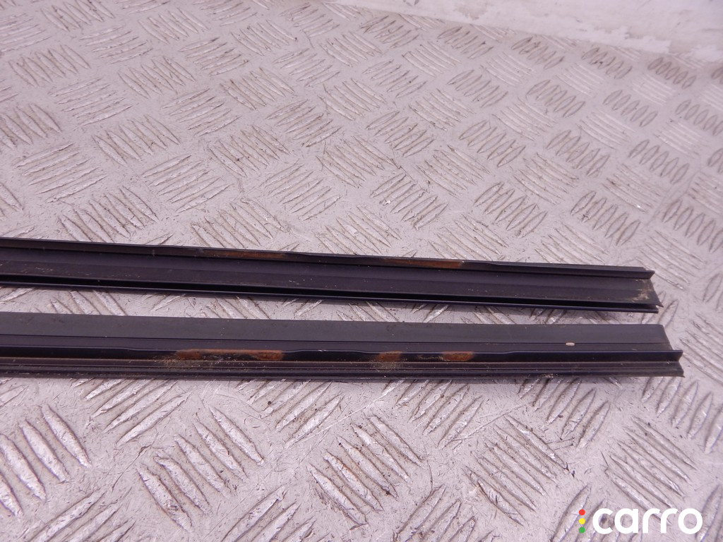 Молдинг стекла лобового BMW 5-series (E60/61) 2009г. - фото №2