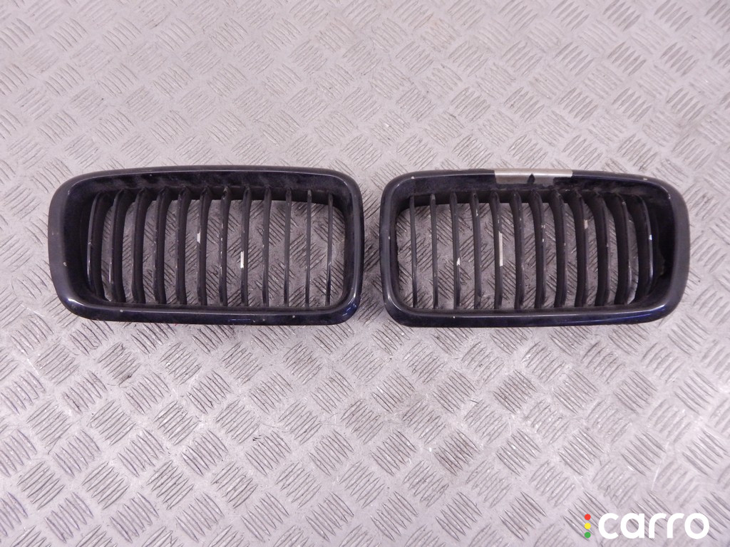 Решетка радиатора BMW 7-series (E38) 1996г. - фото №1