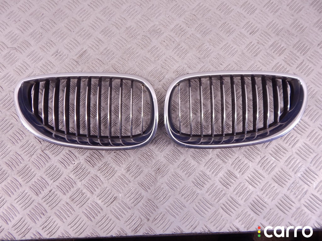 7027062, 51137027062 Решетка радиатора BMW 5-series (E60/61) 2006г. - фото №1