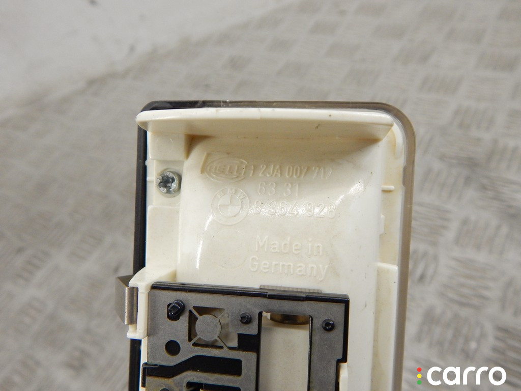 63318364928, 8364928, 63316962141, 6962141 Фонарь салона (плафон) BMW 3-series (E46) 2002г. - фото №3