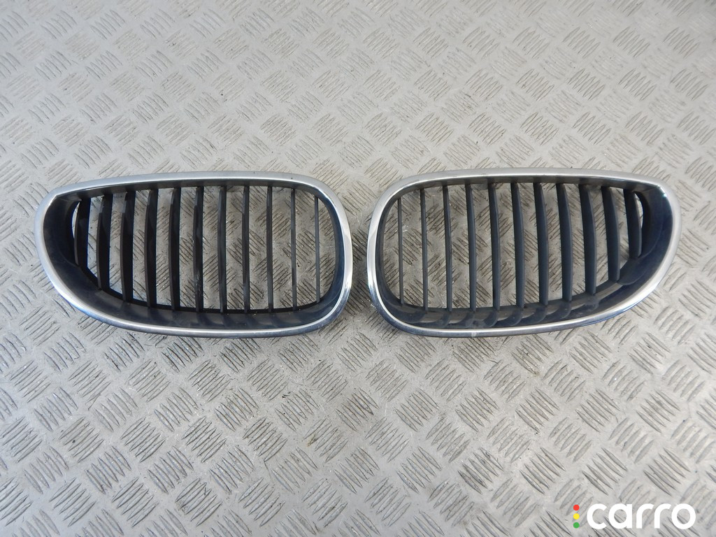 7027062, 51137027062 Решетка радиатора BMW 5-series (E60/61) 2004г. - фото №1