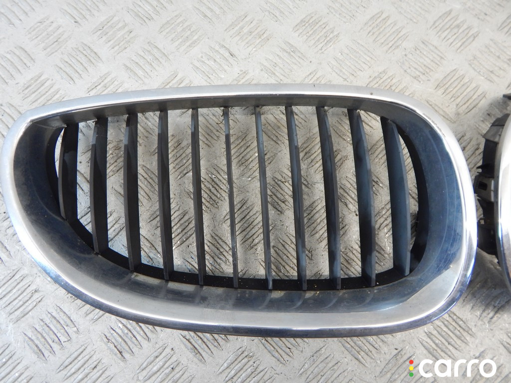 7027062, 51137027062 Решетка радиатора BMW 5-series (E60/61) 2004г. - фото №4