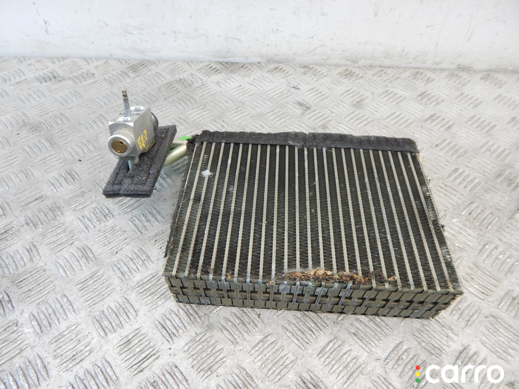 64119135744, 9135744, 64118384251, 8384251 Испаритель кондиционера BMW X3-series (E83) 2006г. - фото №1