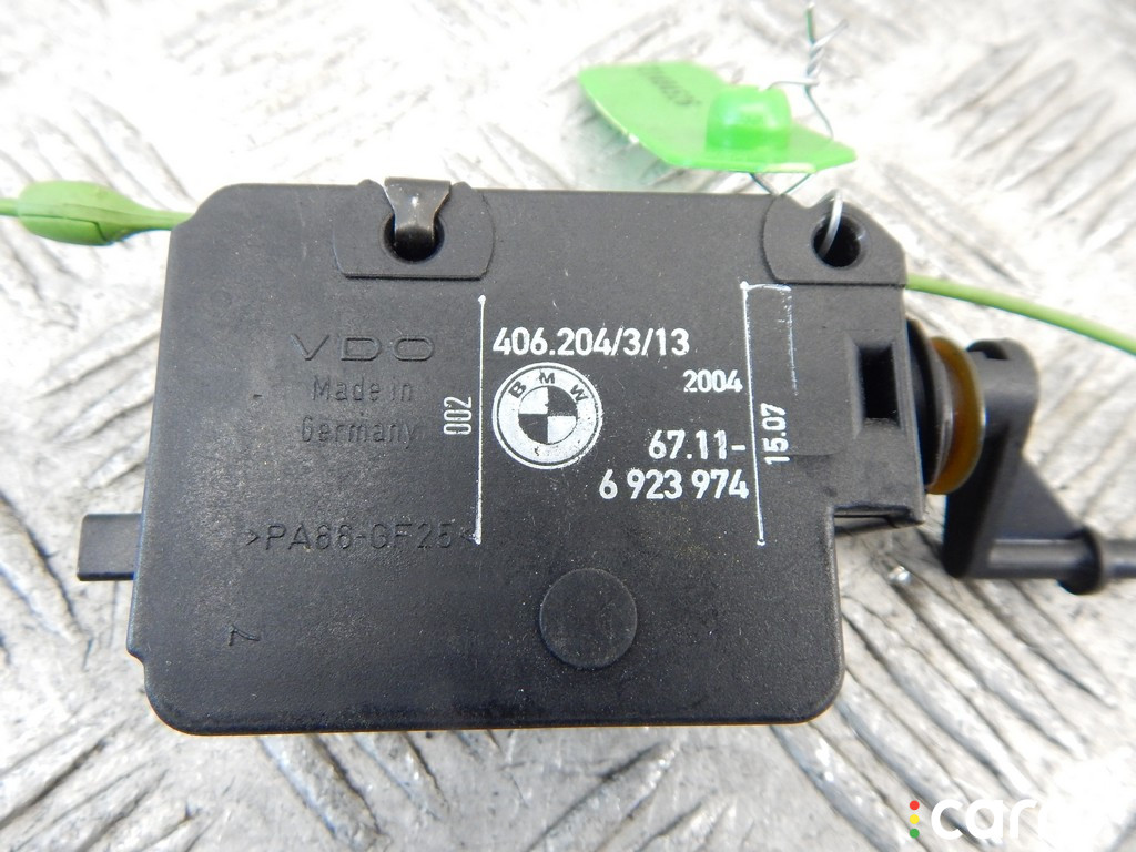 67116987636, 6987636, 67116923974, 6923974 Электропривод запирания лючка топливного бака BMW X5-series (E53) 2004г. - фото №2