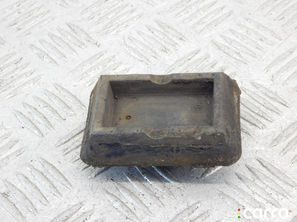 51718204244, 8204244, 51717001650, 7001650 Опора под домкрат (поддомкратная подушка) BMW 5-series (E39) 1997г. - фото №1