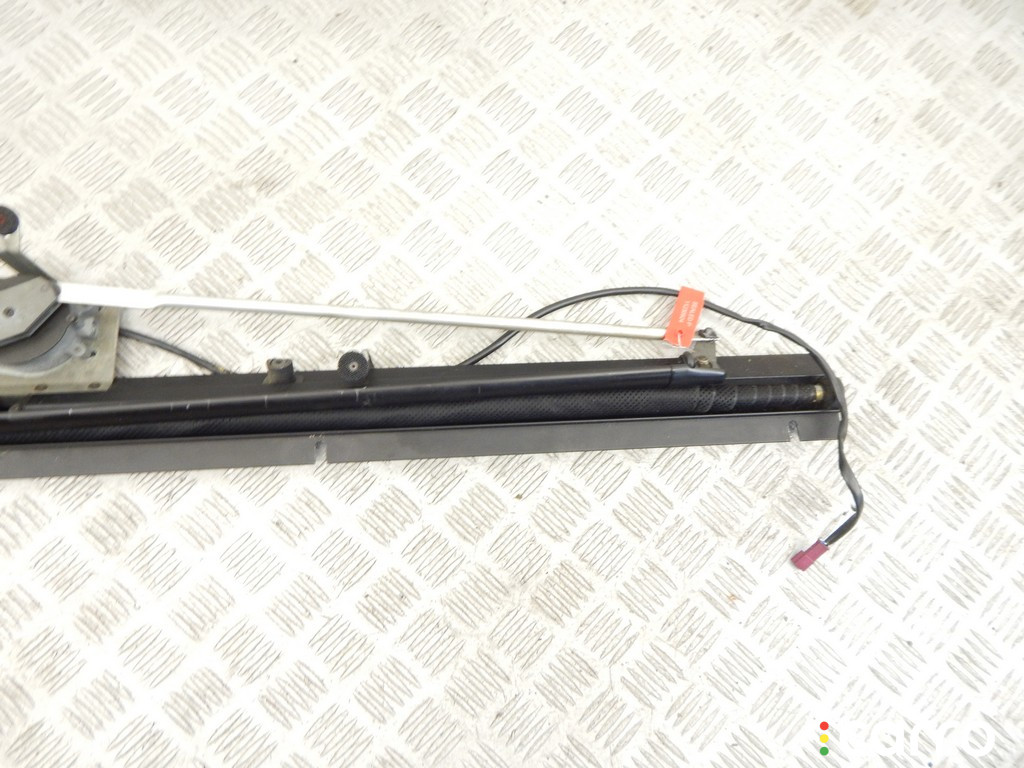 51468176169, 8176169, 51468218175, 8218175 Шторка заднего стекла BMW 5-series (E39) 2002г. - фото №3