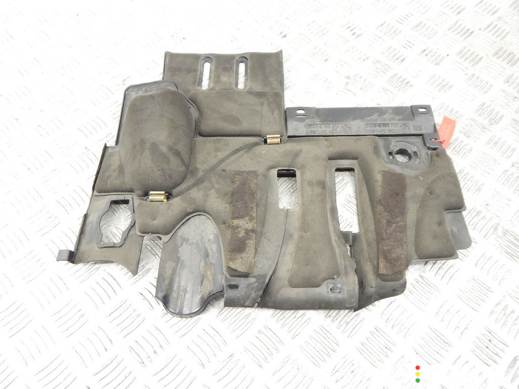 51458233510, 8233510 Кожух рулевой колонки BMW 5-series (E39) 1999г. - фото №1