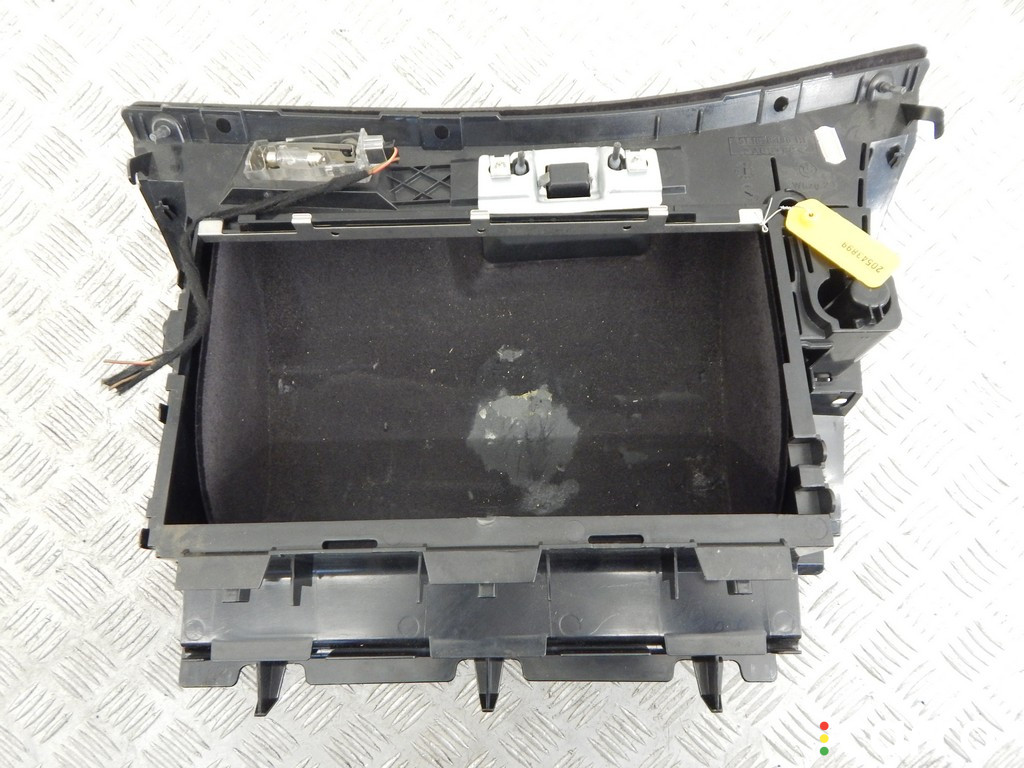 8196111, 51168196111 Бардачок BMW 3-series (E46) 2002г. - фото №3