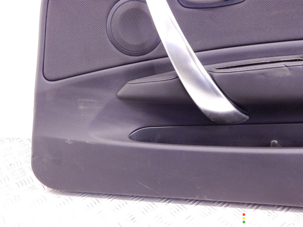 Обшивка двери передней левой (дверная карта) BMW 1-series (E87) 2009г. - фото №4