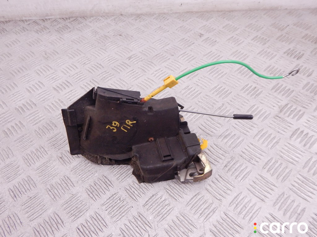 51218235104, 8235104, 51218166250, 8166250 Замок двери передней правой BMW 5-series (E39) 2000г. - фото №1