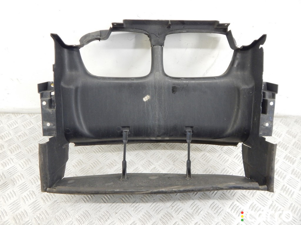 8202831, 51718202831 Воздухозаборник BMW 3-series (E46) 2002г. - фото №4
