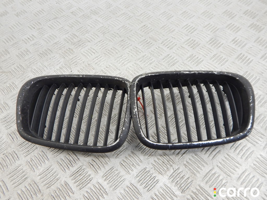 51138159316, 8159316 Решетка радиатора BMW 5-series (E39) 2001г. - фото №1