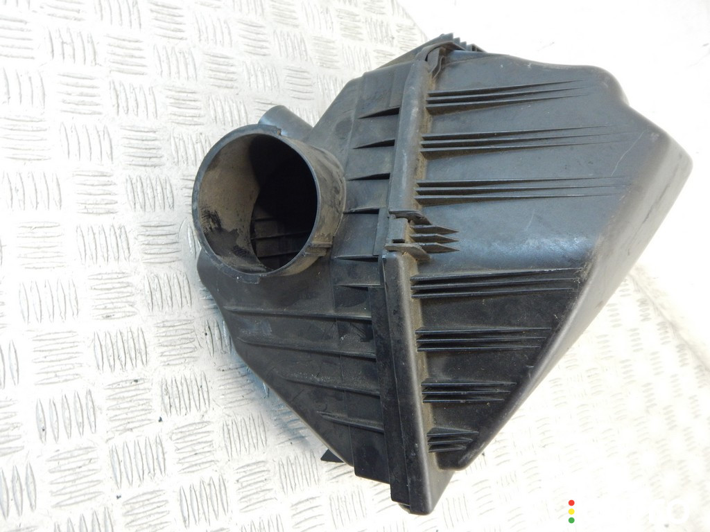 13717521030, 7521030, 13717521036, 7521036 Корпус воздушного фильтра BMW 5-series (E60/61) 2004г. - фото №3