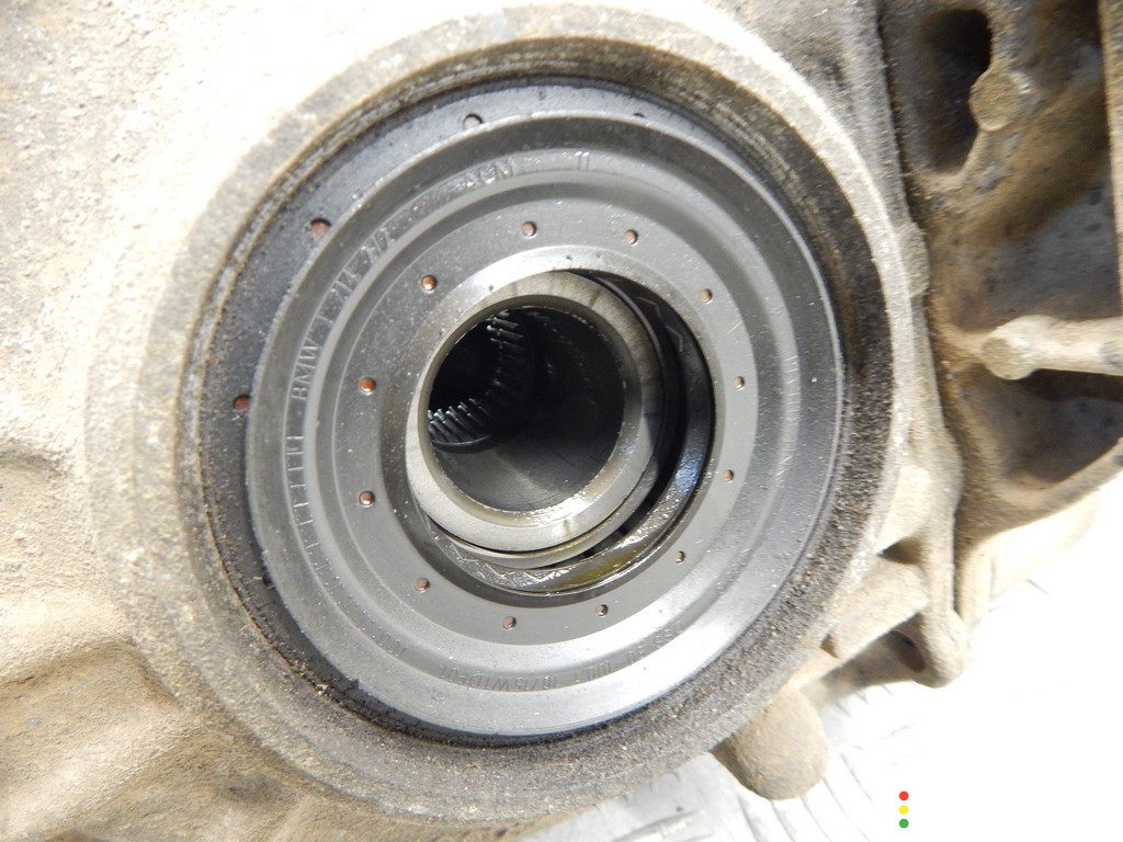 33107577099, 7577099 Редуктор заднего моста BMW 7-series (F01/02) 2010г. - фото №7