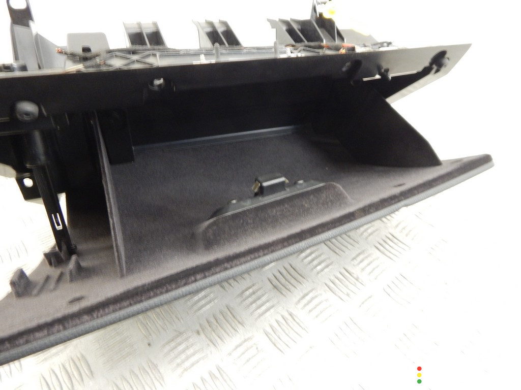 7075479, 51167075479 Бардачок BMW 3-series (E90/91/92) 2005г. - фото №4