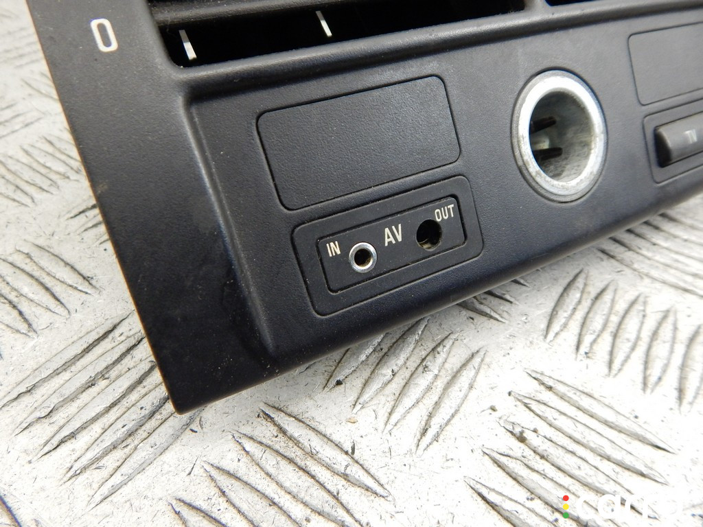 64228370911, 8370911 Дефлектор обдува салона BMW X5-series (E53) 2006г. - фото №2