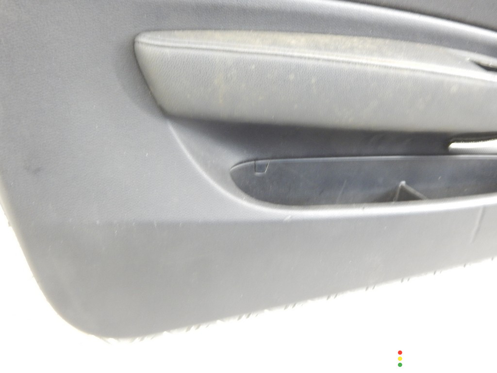 Обшивка двери передней левой (дверная карта) BMW 1-series (E87) 2009г. - фото №4
