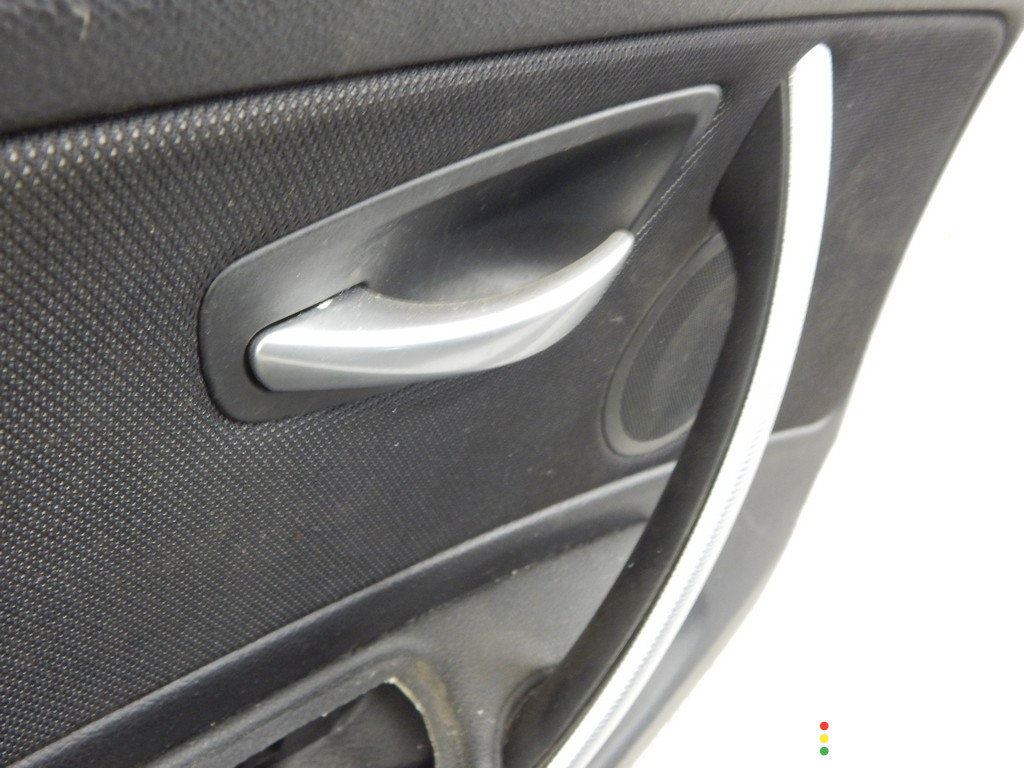 Обшивка двери передней левой (дверная карта) BMW 1-series (E87) 2009г. - фото №6