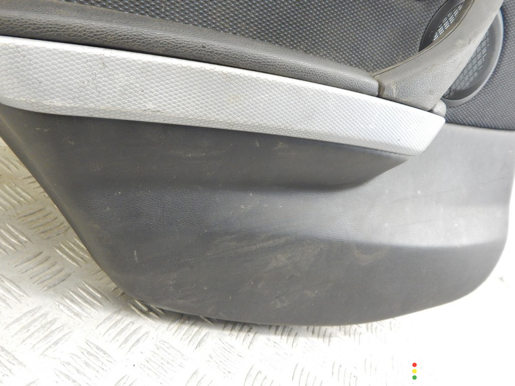 Обшивка двери задней левой (дверная карта) BMW 3-series (E90/91/92) 2008г. - фото №4