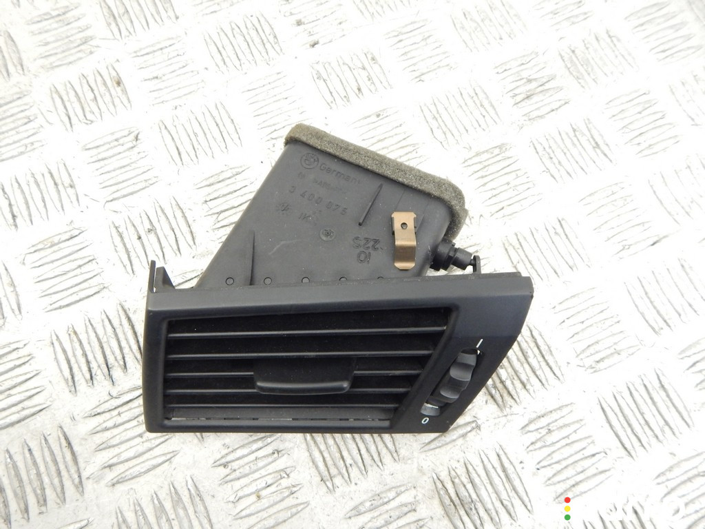 64223400075, 3400075 Дефлектор обдува салона BMW X3-series (E83) 2004г. - фото №2
