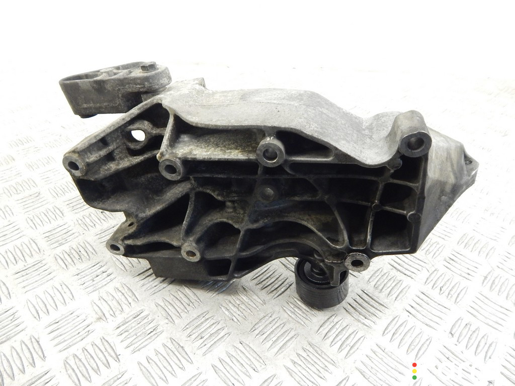 11167802639, 7802639 Кронштейн компрессора кондиционера BMW 7-series (F01/02) 2010г. - фото №6