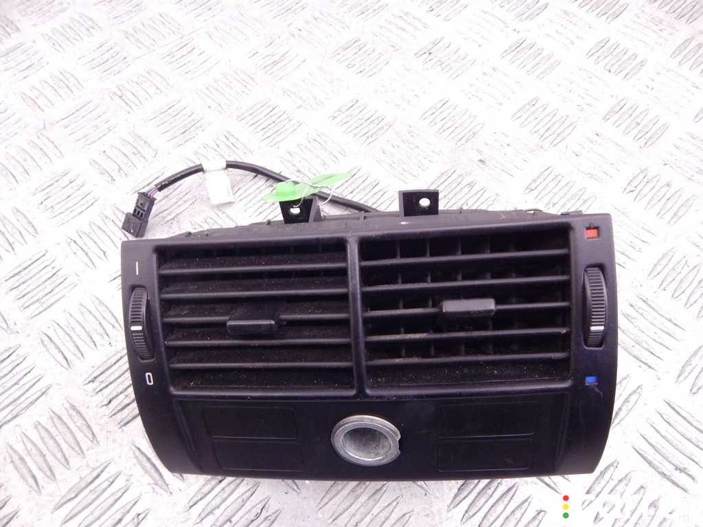 8409081, 64228409081 Дефлектор обдува салона BMW X5-series (E53) 2006г. - фото №1