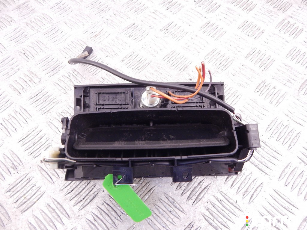 8409081, 64228409081 Дефлектор обдува салона BMW X5-series (E53) 2006г. - фото №2
