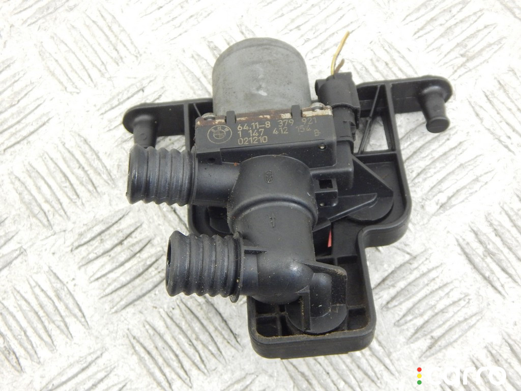 6920226, 8379921, 64118379921, 64116920226 Кран отопителя (печки) BMW 5-series (E39) 2003г. - фото №1