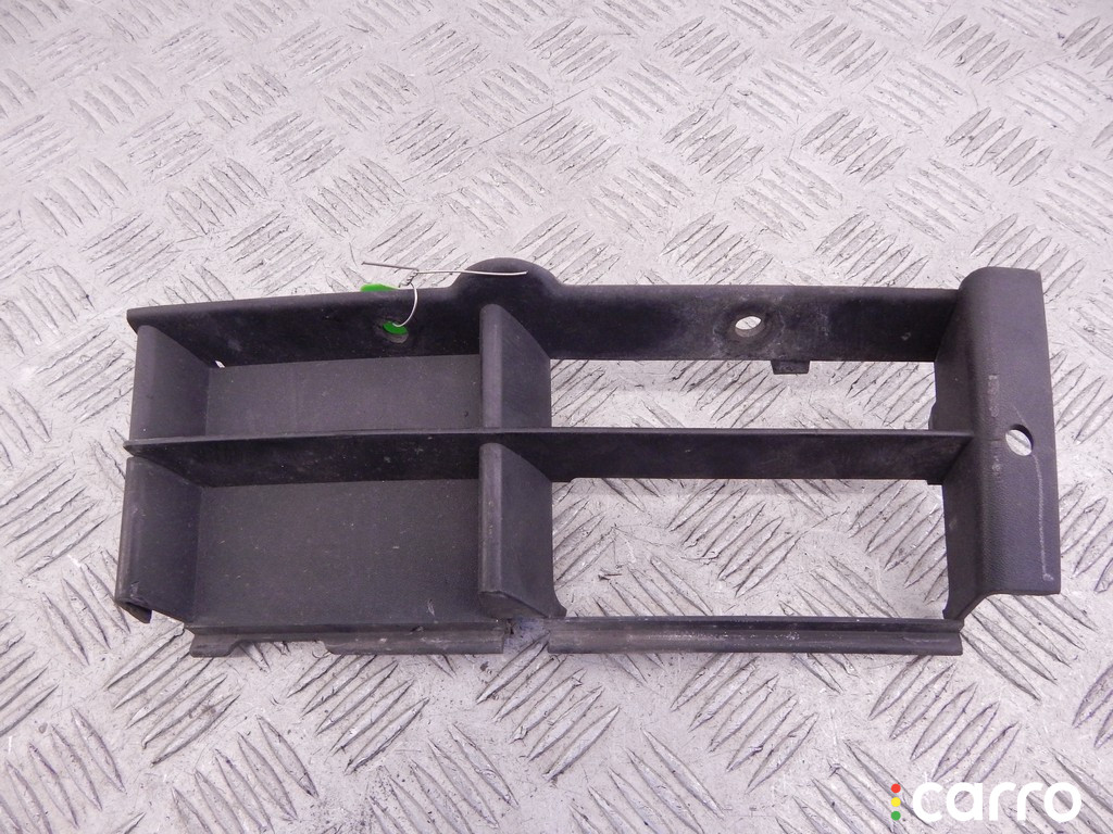 8235674, 51118235674, 51118174847, 8174847 Заглушка (решетка) в бампер передний BMW 5-series (E39) 1999г. - фото №1