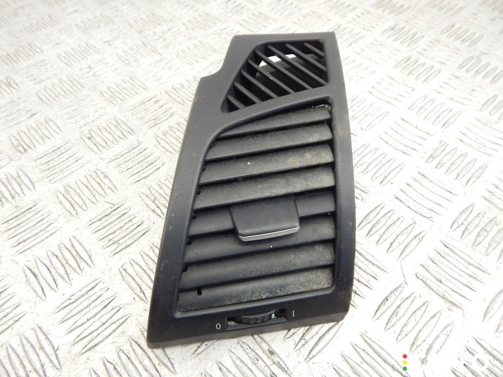 64227059187, 7059187 Дефлектор обдува салона BMW 1-series (E87) 2009г. - фото №1