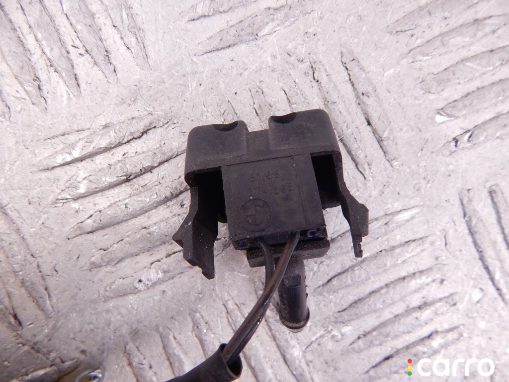 8374365, 61668374365 Форсунка омывателя BMW 3-series (E46) 2001г. - фото №3
