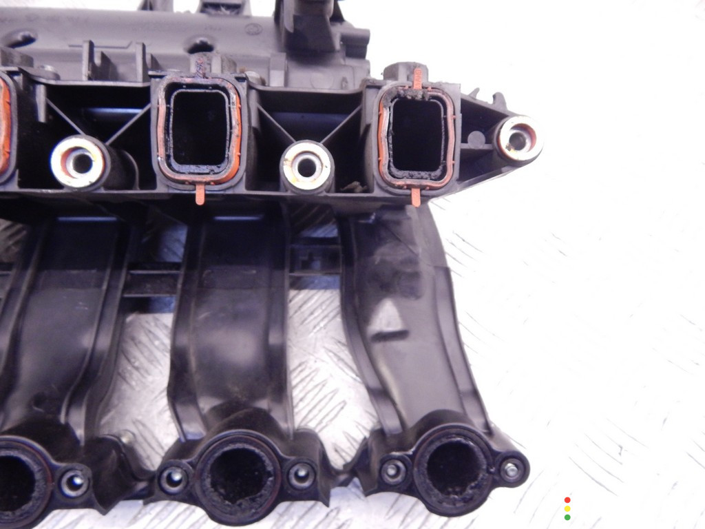7795393, 11617795393, 11617800579, 7800579 Коллектор впускной BMW 3-series (E90/91/92) 2006г. - фото №3