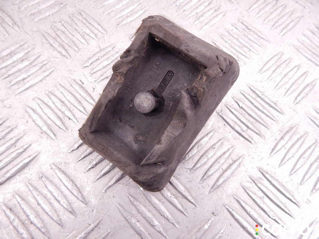 51718204244, 8204244, 51717001650, 7001650 Опора под домкрат (поддомкратная подушка) BMW 5-series (E39) 2000г. - фото №1