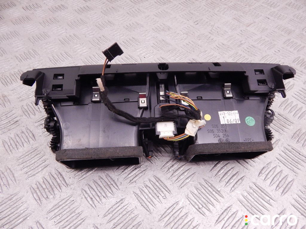 7161801, 64227161802, 64227161801, 7161802 Дефлектор обдува салона BMW X5-series (E70) 2009г. - фото №4