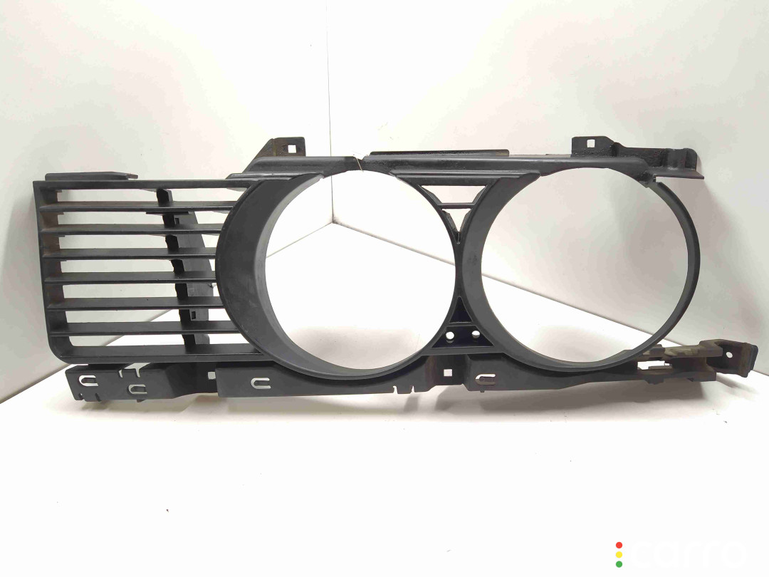 Решетка радиатора BMW 5 E34 1992г. - фото №1