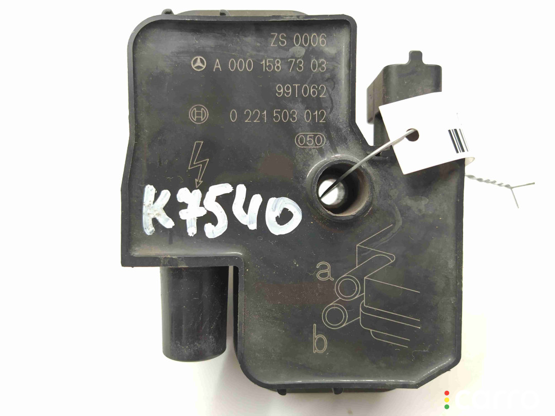 A0001587303, 0221503012, 0001587303 Катушка зажигания Mercedes ML W163 1999г. - фото №1
