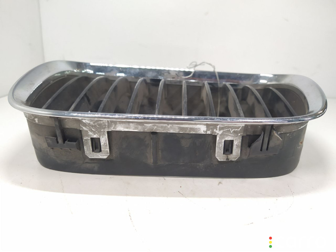 8159311 Решетка радиатора BMW 5 E39 1999г. - фото №5