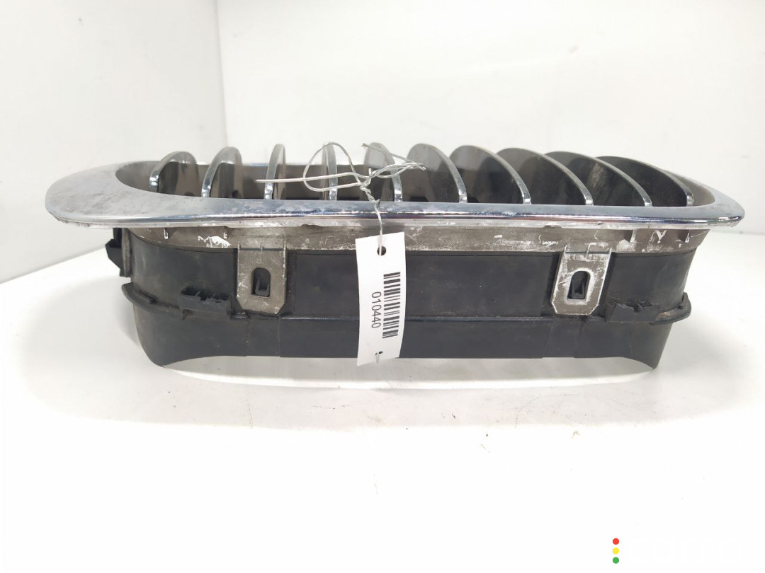 8208668, 51138208668 Решетка радиатора BMW 3 E46 1999г. - фото №6