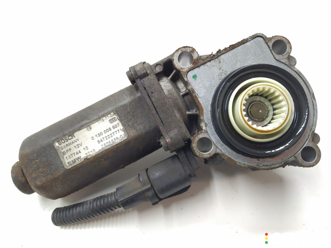 7528559, 27107528559, 0130008507 Электромотор раздаточной коробки BMW X5 E53 2005г. - фото №1