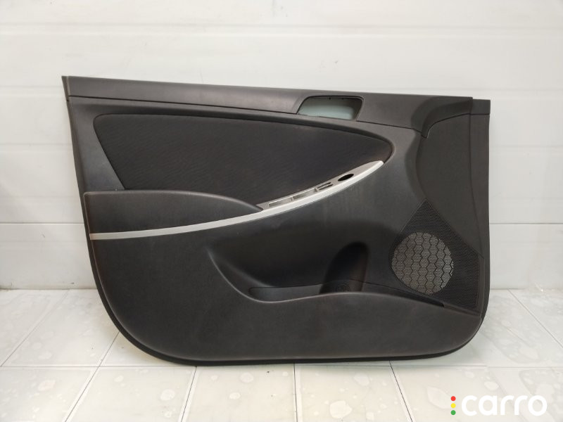 823504L010 обшивка двери Hyundai Solaris 2012г. - фото №1