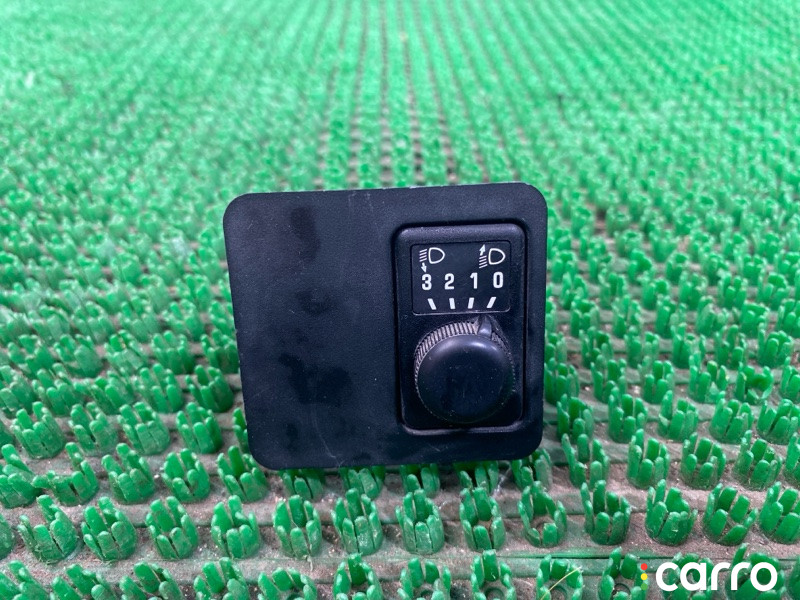 684910N000 Кнопка корректора фар Nissan Almera 1998г. - фото №1