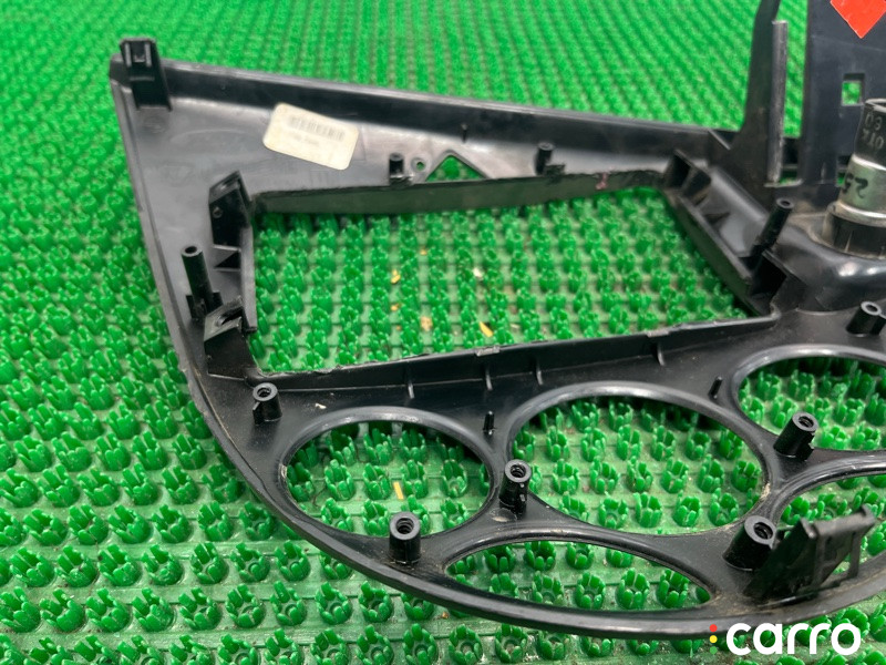98ABA046A04 Рамка магнитолы Ford Focus 2002г. - фото №9
