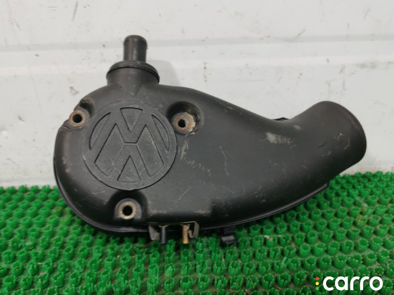 3915268900 Патрубок воздушного фильтра volkswagen Passat 1992г. - фото №1