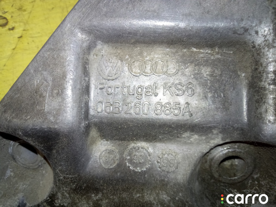 06B260885A Кронштейн компрессора кондиционера Audi A4 B5 8D2 1999г. - фото №5